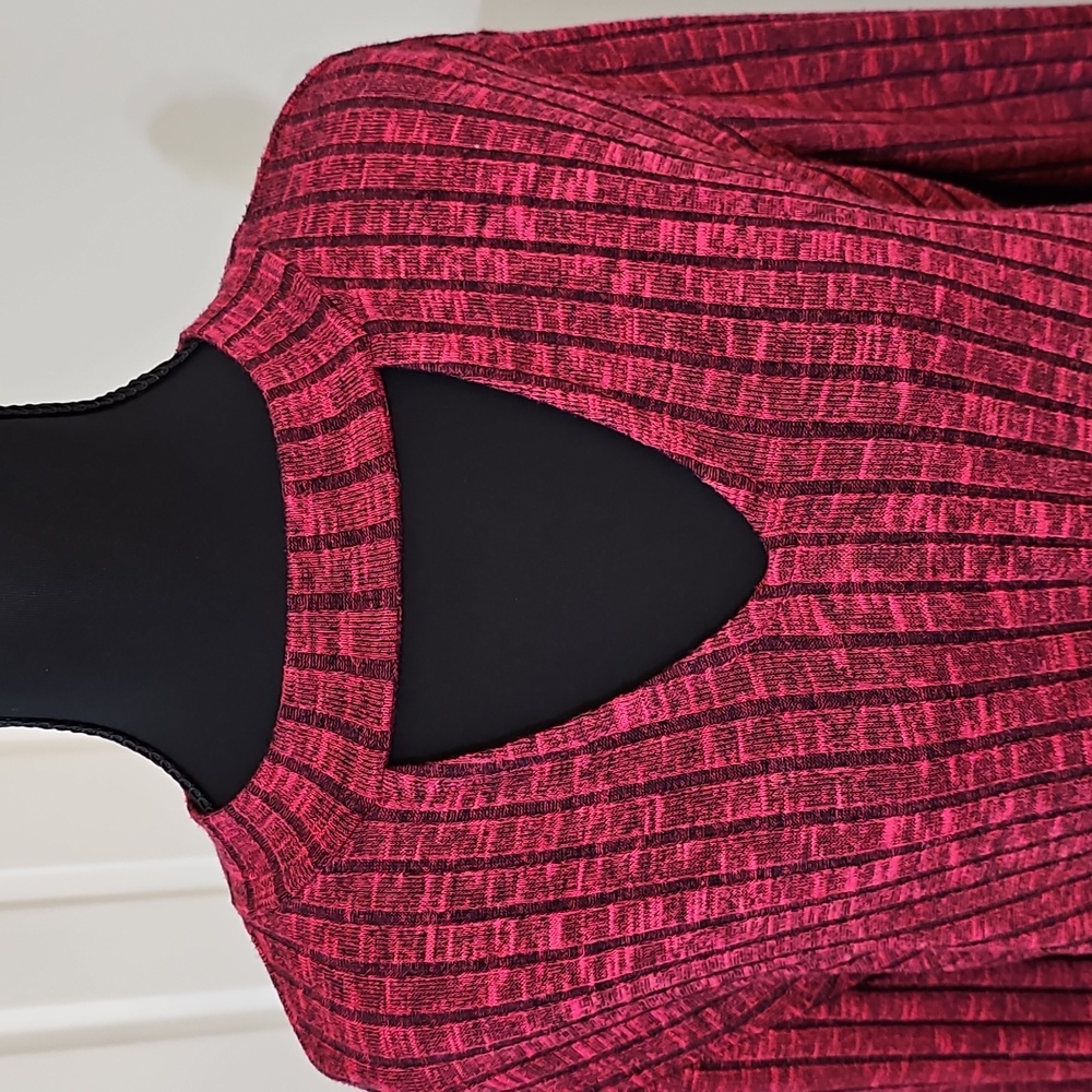 Top - Picture 4 of 16